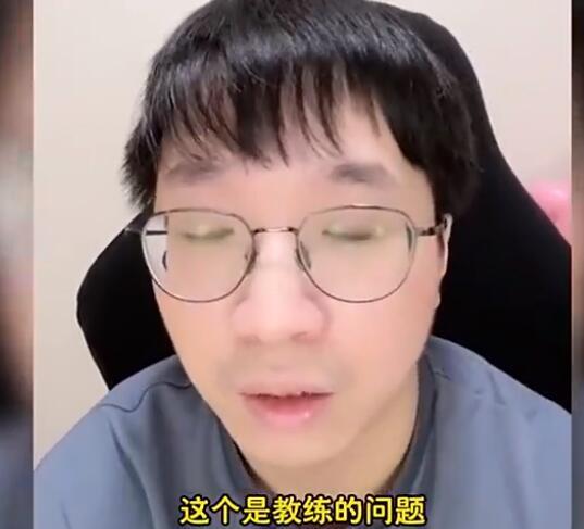 开云体育-Karsa遭遇十五连败，巴塞罗那教练面临压力！的简单介绍